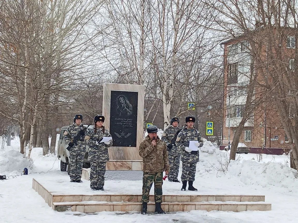 Низкий поклон живым! Вечная память павшим!.
